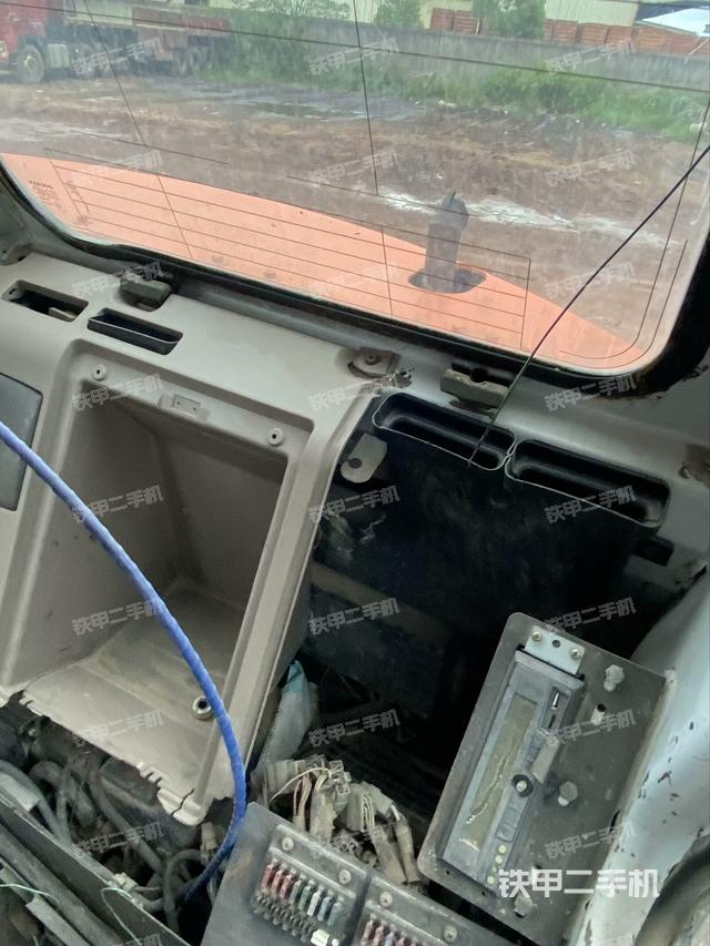 后窗玻璃角标（驾驶室部分）