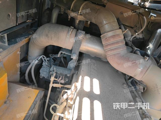 氣門(mén)室蓋螺絲特寫(xiě)（上車(chē)部件）