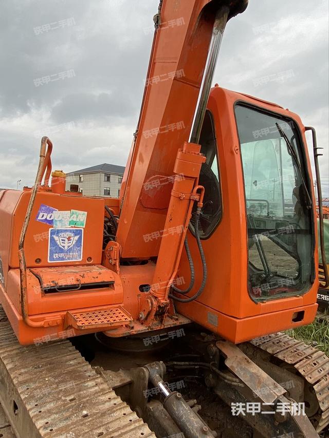 大臂根部 斜（工作和回转装置）