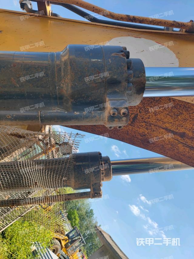 大臂油缸整體?豎拍（工作和回轉(zhuǎn)裝置）