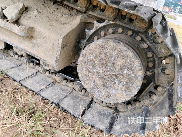 右驱动轮（行走机构）