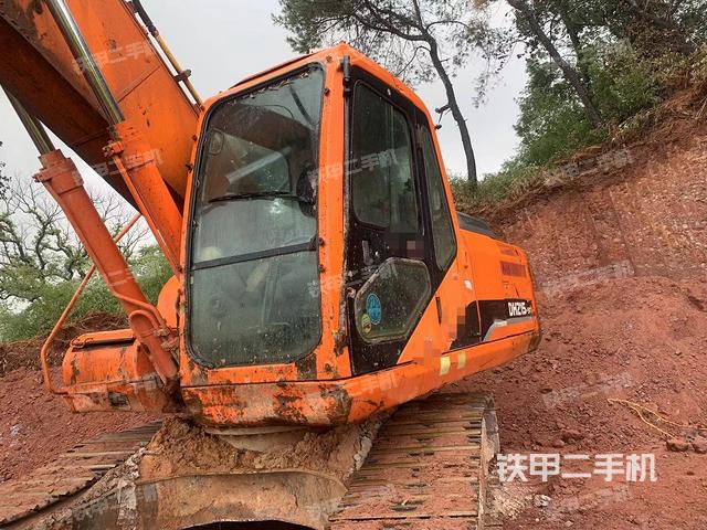 斗山DH215-9E挖掘機(jī)