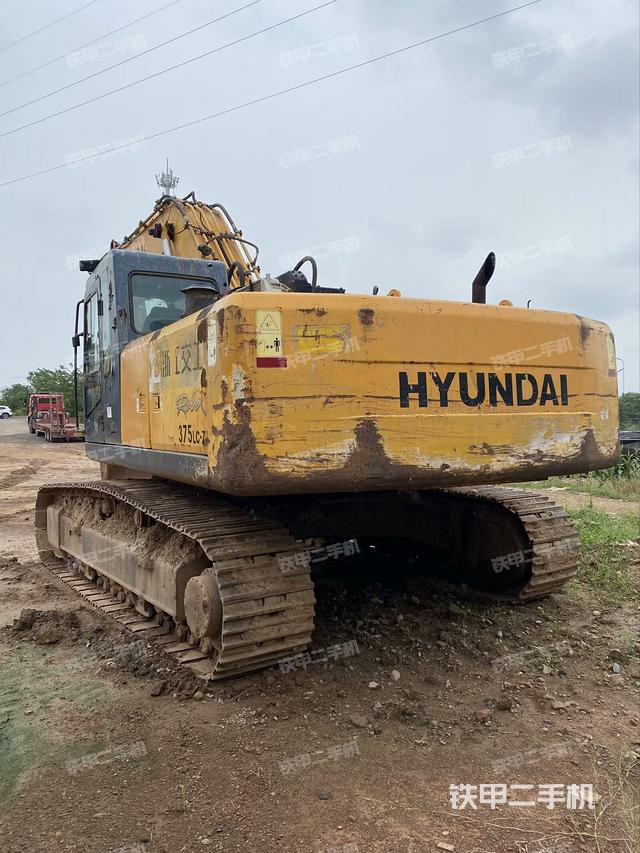 現(xiàn)代R335LC-7挖掘機