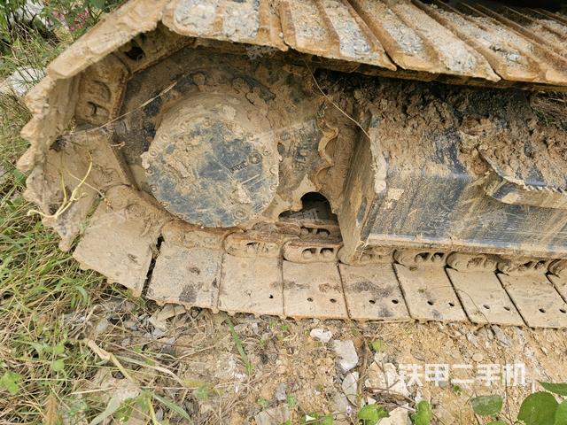 右驱动轮（行走机构）