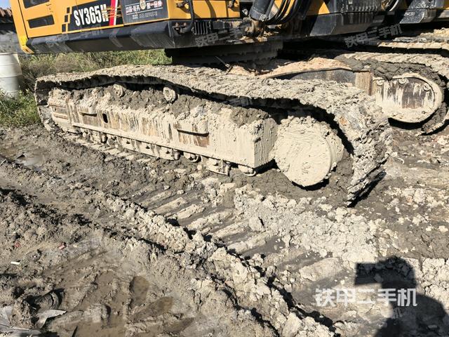 左侧履带整体 （行走机构）