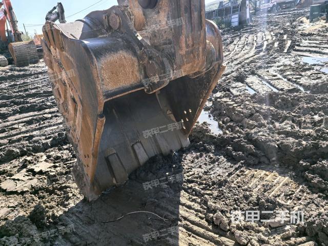 大臂整体 右侧（工作和回转装置）