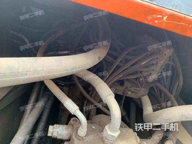 回轉馬達和主控閥（整機外觀）