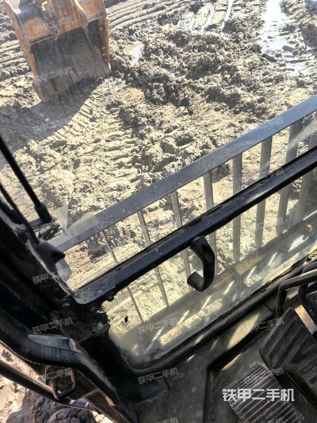 座椅后部（驾驶室部分）