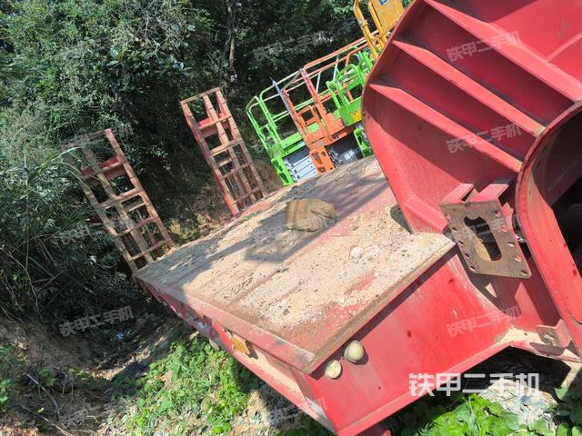 工作裝置4（工作裝置）