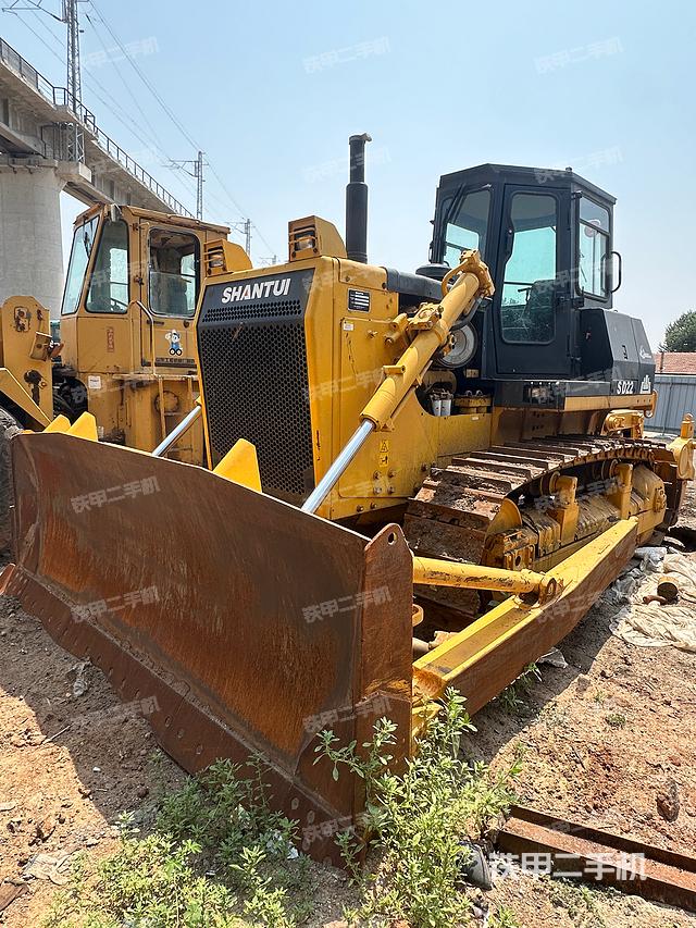 山推SD22标准型推土机