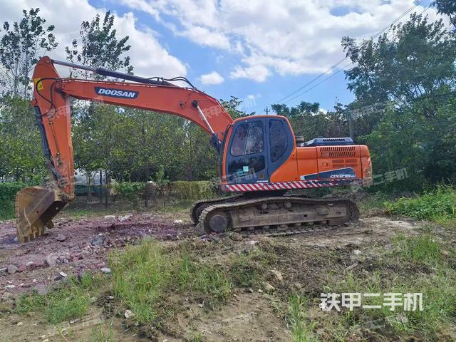 斗山DX215-9C挖掘機(jī)