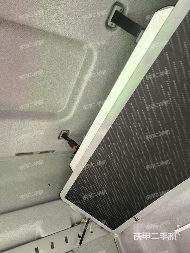 駕駛室內(nèi)部（駕駛室/操作室）