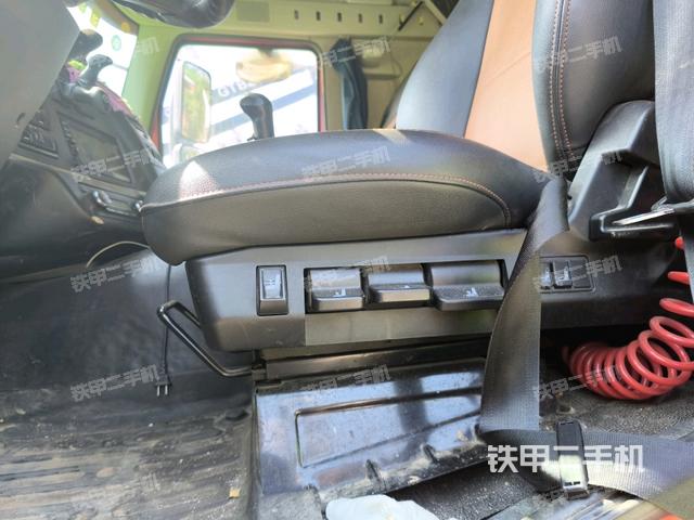 左驅(qū)動輪/左后輪（行走機構(gòu)）