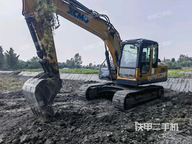 徐工XE135D挖掘機(jī)