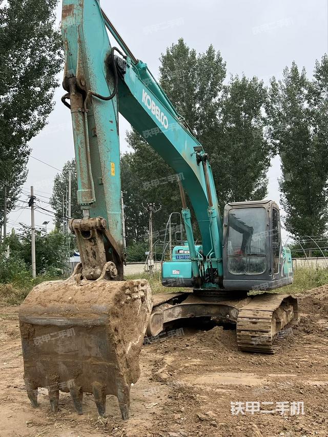 神鋼SK210LC-8挖掘機(jī)