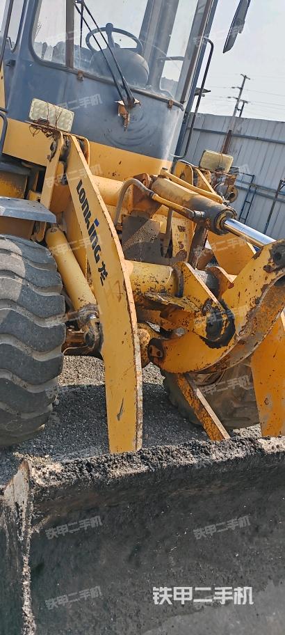 鏟斗油缸側(cè)面(工作裝置) 鏟斗油缸側(cè)面(工作裝置)