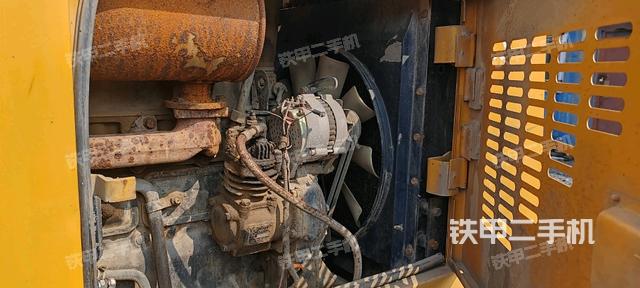 散熱器正面(動力系統(tǒng)) 散熱器正面(動力系統(tǒng))