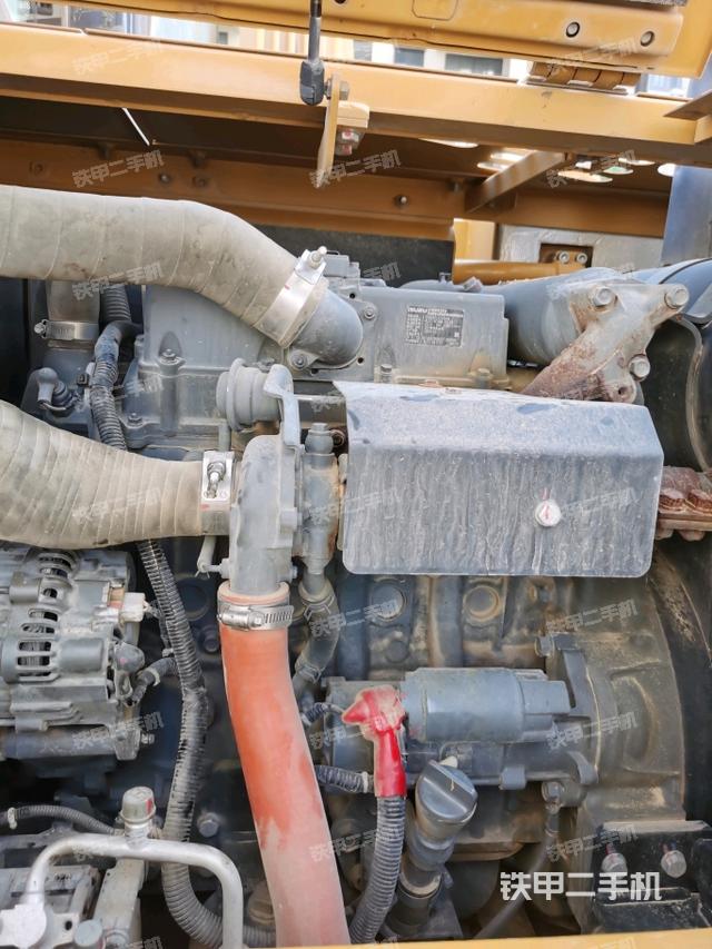 发动机室（上车部件）