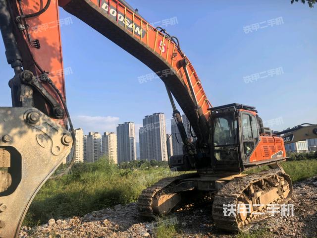 斗山DX500LC-9C挖掘機(jī)