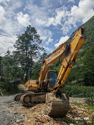 中聯(lián)重科ZE230LC挖掘機(jī)實(shí)拍圖片