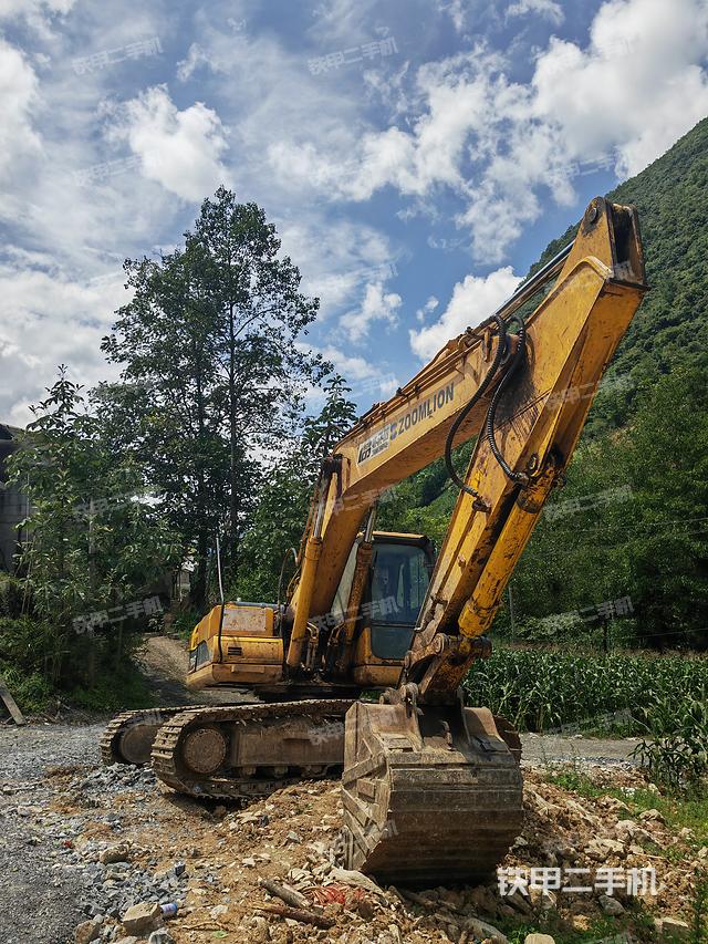中联重科ZE230LC挖掘机