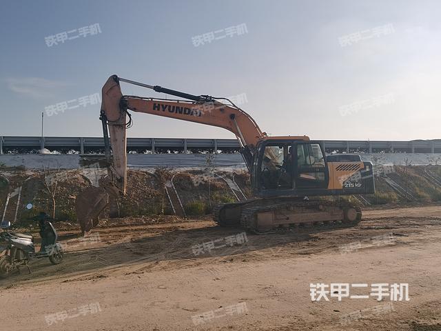 现代R215VS挖掘机