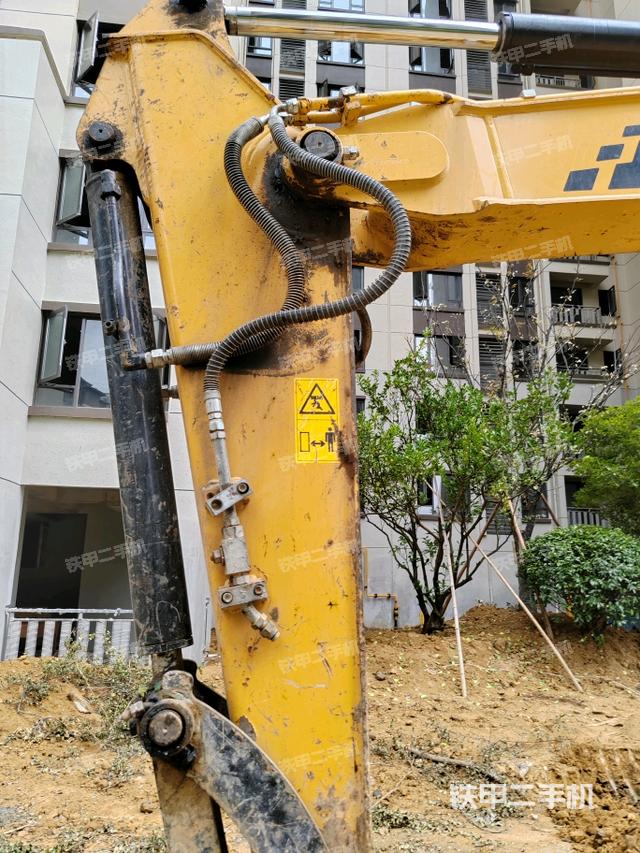 转盘和下车架正前（工作和回转装置）