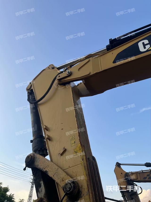 小臂整体左后（工作和回转装置）