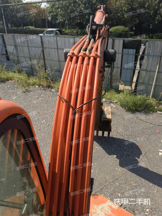 大臂背部俯视（工作和回转装置）