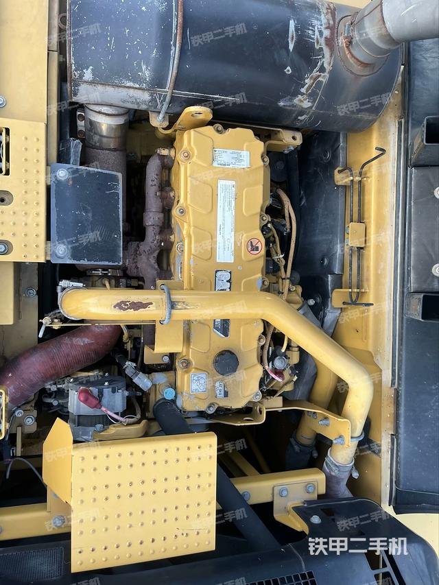 发动机室（上车部件）