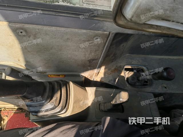 座椅右侧控制台/钥匙门/油门/含右手柄（驾驶室部分）