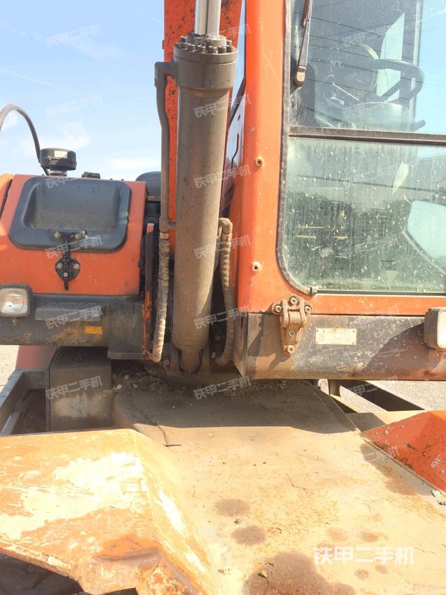 转盘和下车架正前（工作和回转装置）