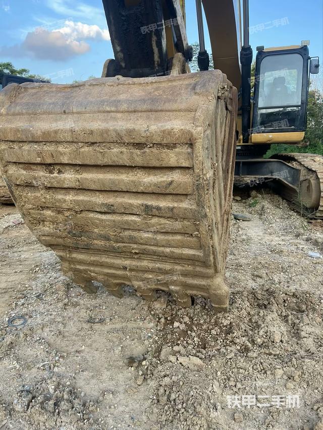 铲斗右后整体（工作和回转装置）