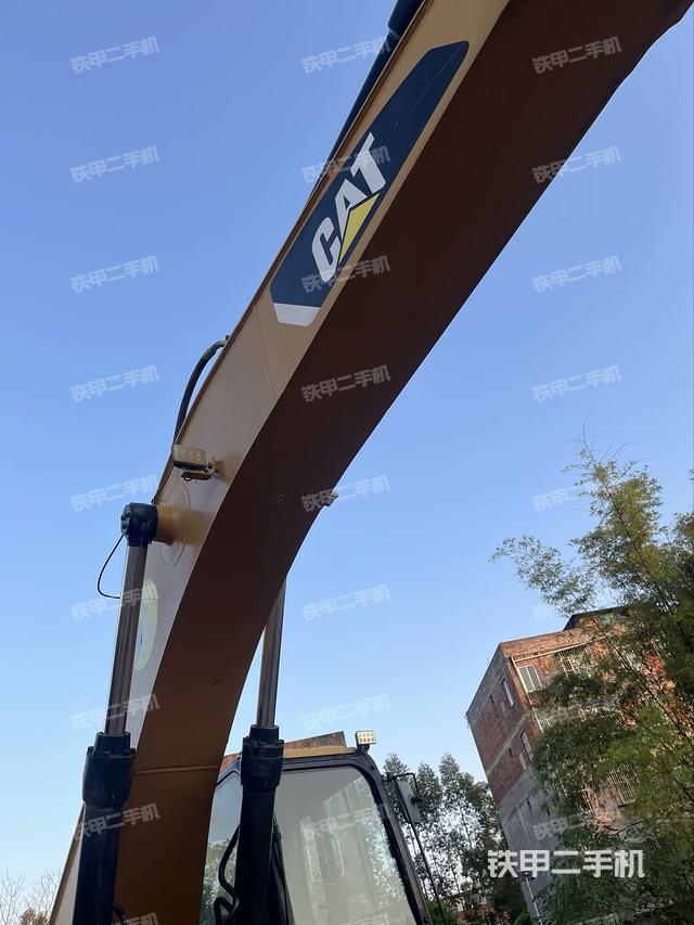 大臂整体 右侧（工作和回转装置）