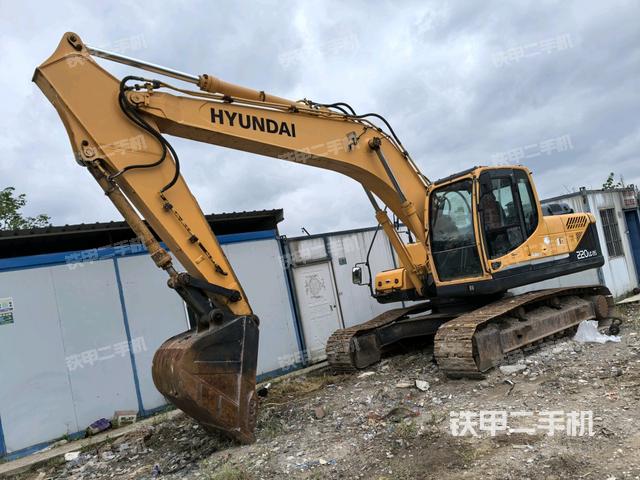 現(xiàn)代R225LC-9T挖掘機(jī)