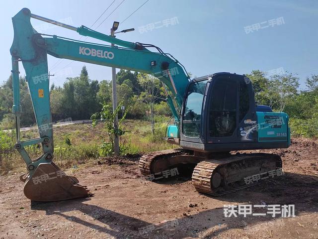 神钢SK130-8挖掘机