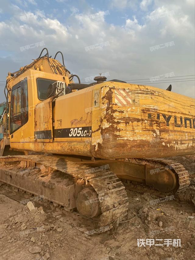 現(xiàn)代R305LC-7挖掘機