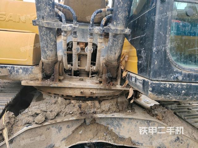 鏟斗45度(工作和回轉(zhuǎn)裝置) 鏟斗45度(工作和回轉(zhuǎn)裝置)