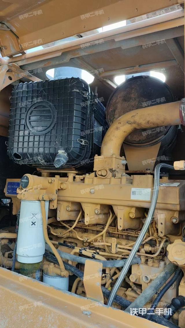 發(fā)動(dòng)機(jī)左側(cè)（整機(jī)外觀及大件）