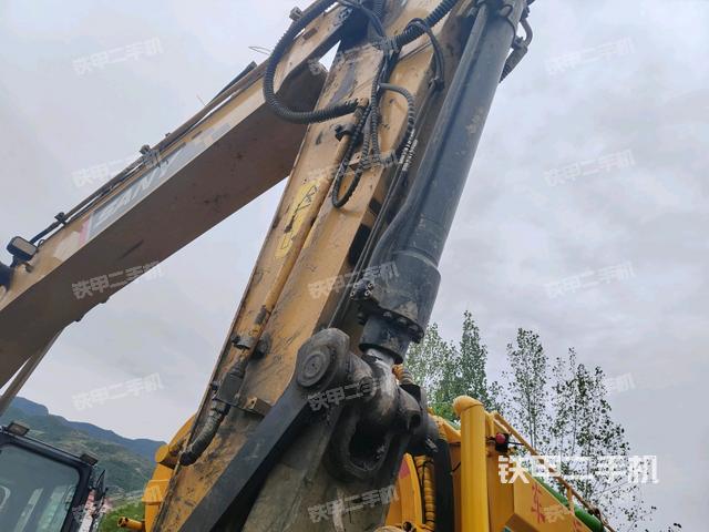 小臂整體左后(工作和回轉(zhuǎn)裝置) 小臂整體左后(工作和回轉(zhuǎn)裝置)