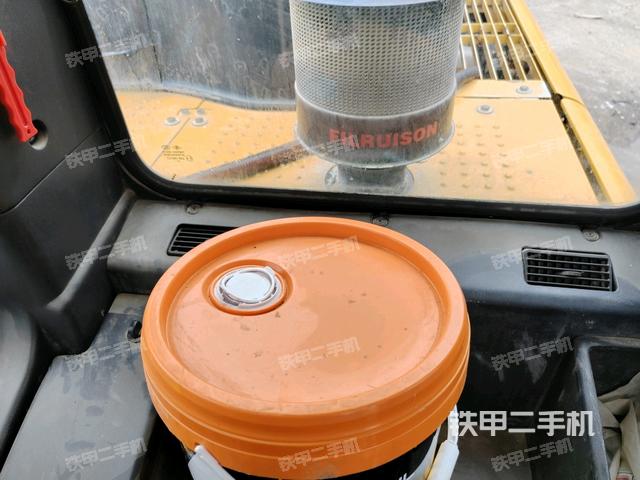 座椅后部(駕駛室部分) 座椅后部(駕駛室部分)