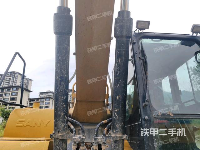 大臂油缸整體?豎拍(工作和回轉(zhuǎn)裝置) 大臂油缸整體?豎拍(工作和回轉(zhuǎn)裝置)