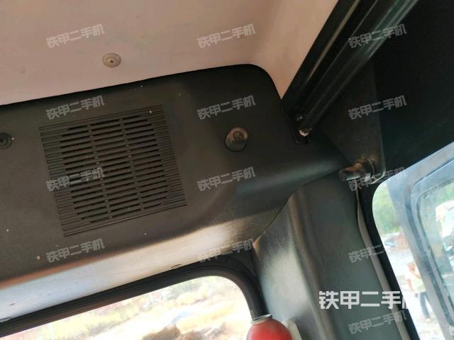 左后方玻璃角標(biāo)(駕駛室部分) 左后方玻璃角標(biāo)(駕駛室部分)