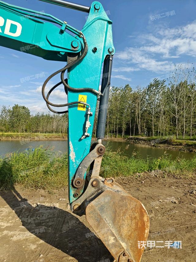 小臂整体右前（工作和回转装置）