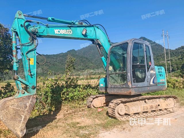 神鋼SK75-8挖掘機