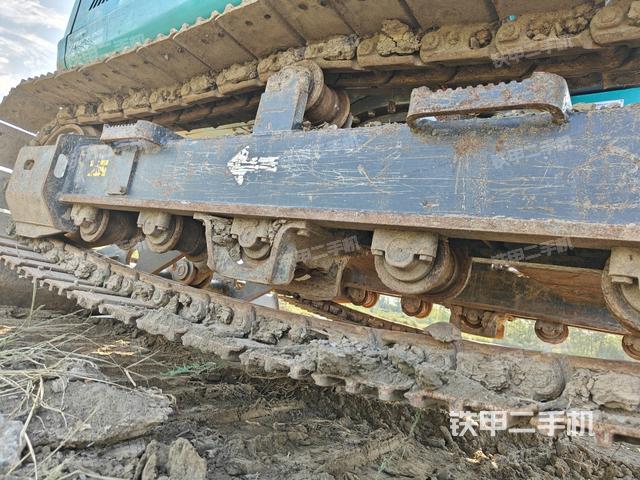 右驱动轮（行走机构）