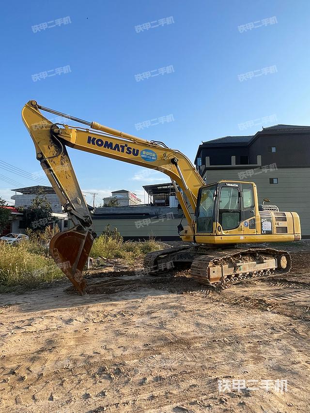 小松PC220-8M0挖掘机