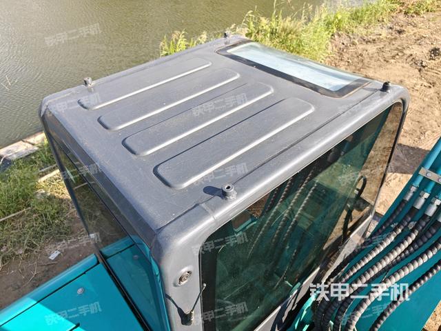 座椅左侧控制台/音响/含左手柄（驾驶室部分）