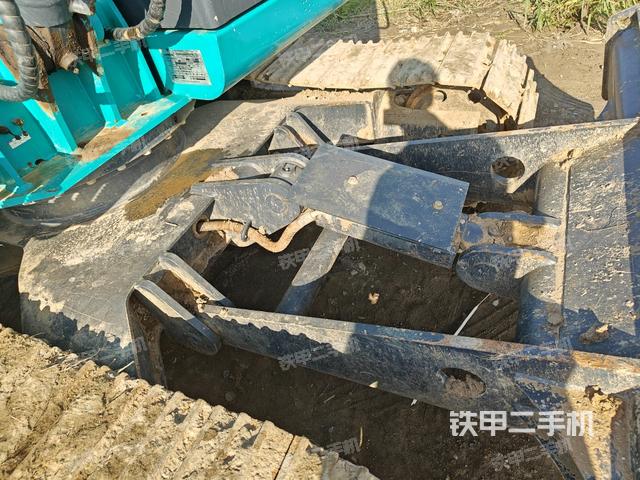 铲斗右后整体（工作和回转装置）