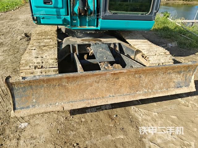 转盘和下车架正前（工作和回转装置）